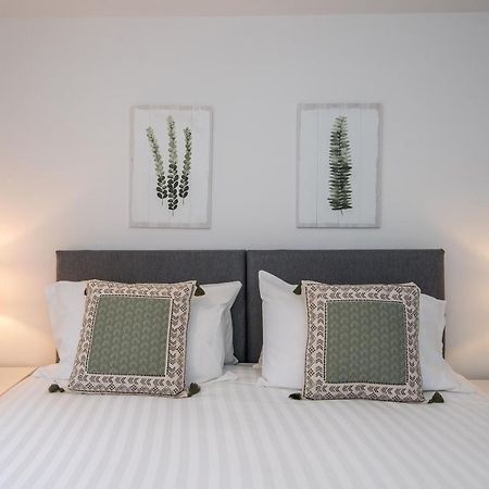 Kirkwood Drive Villa เดอรัม ภายนอก รูปภาพ